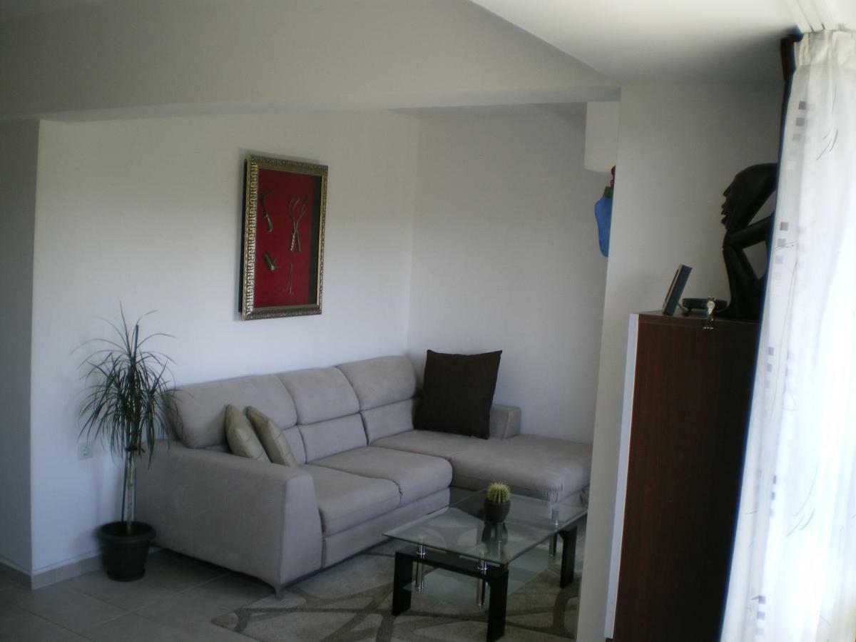 Park View Apartment Plovdiv With Parking Bagian luar foto